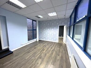 10 Bradley St, Manchester to rent Interior Photo- Image 2 of 4
