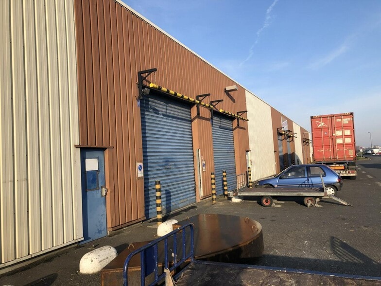 Light Industrial in Paray-Vieille-Poste to rent - Building Photo - Image 1 of 4