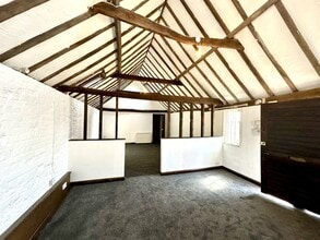 4 Douglas Mews, Hythe to rent Interior Photo- Image 2 of 5