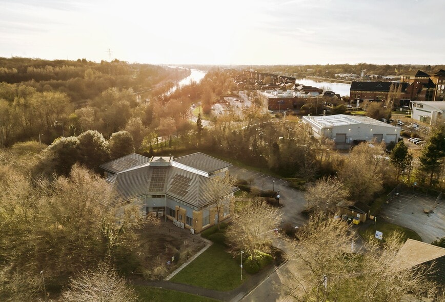 1 The Pavilions, Preston to rent - Building Photo - Image 3 of 8