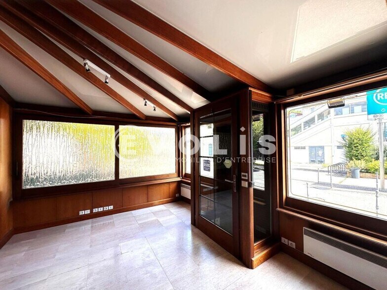 Office in Fontenay Aux Roses to rent - Interior Photo - Image 2 of 11