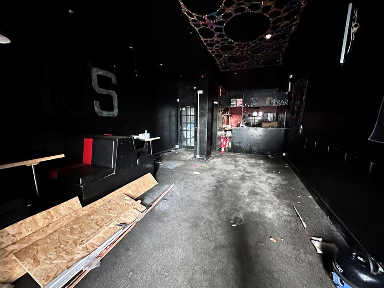 5-9 Weymouth, Warminster for sale - Building Photo - Image 2 of 3