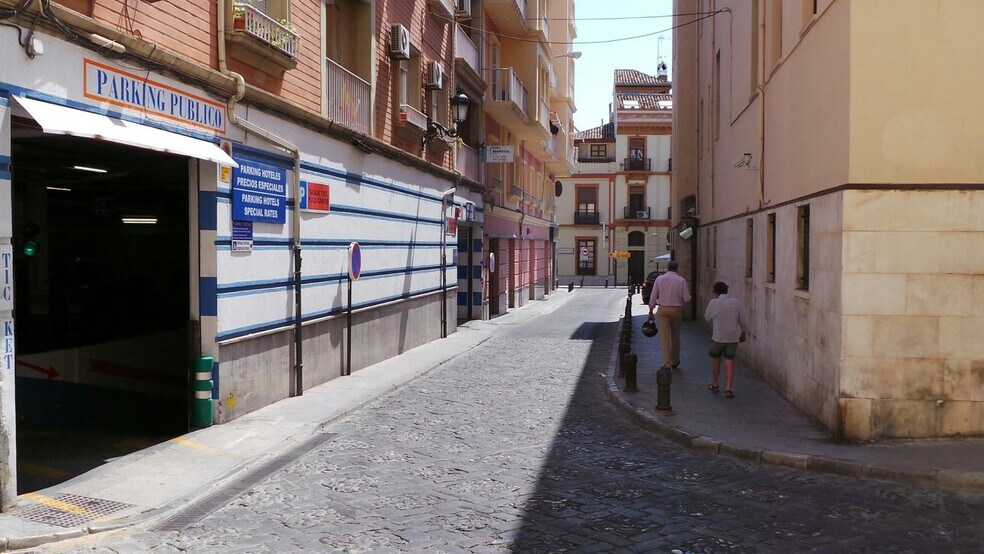 Office in Granada, Granada to rent - Building Photo - Image 3 of 3