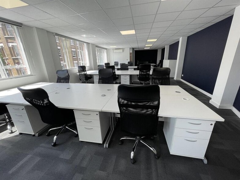 64 Great Eastern St, London to rent - Building Photo - Image 3 of 12