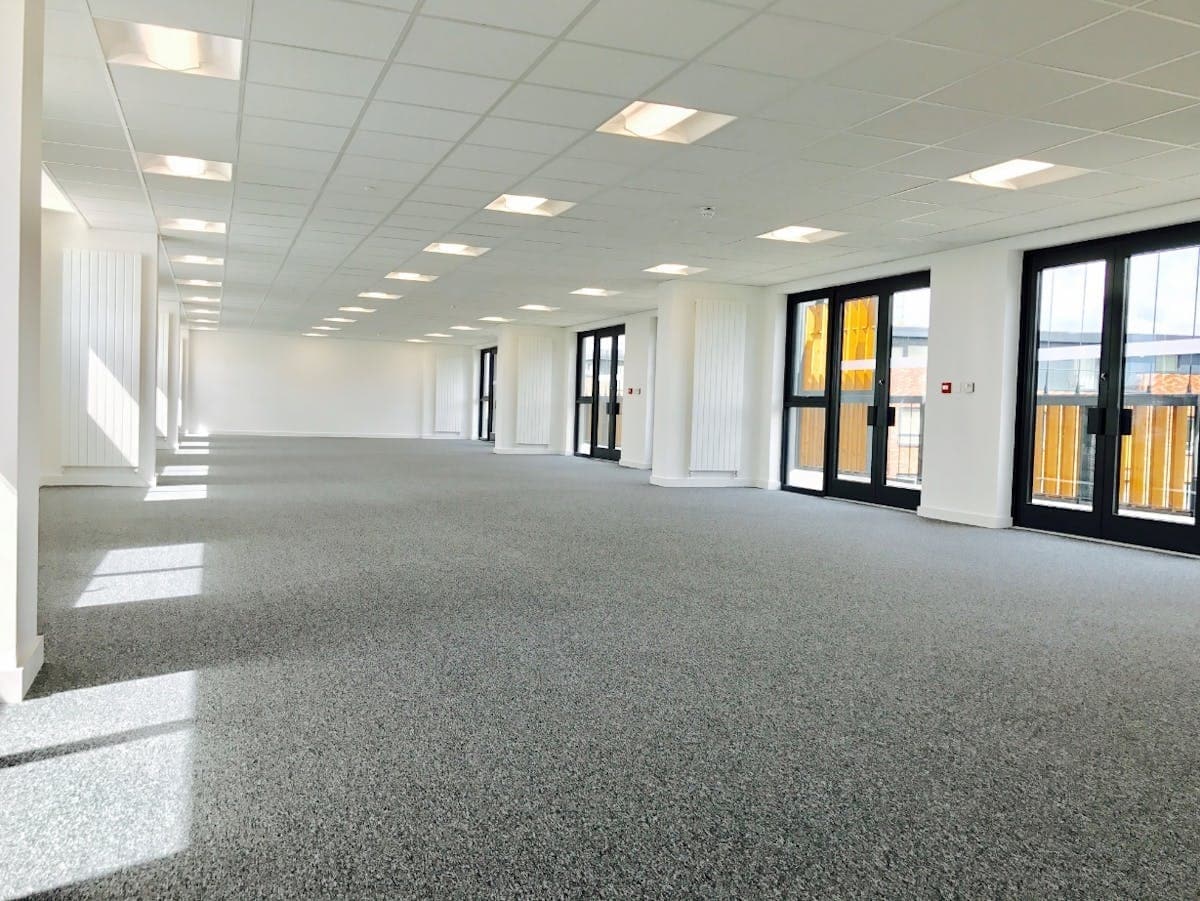 Howard Rd, Stanmore to rent Interior Photo- Image 1 of 11