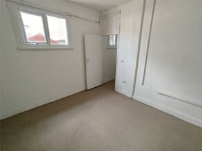 4 Nelson Rd, Leigh On Sea to rent Interior Photo- Image 1 of 3