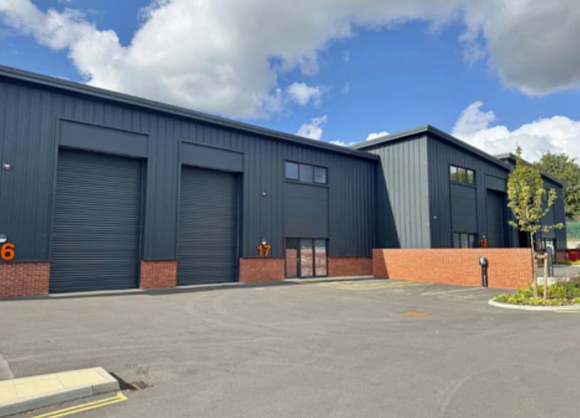 Knowle Ln, Eastleigh to rent - Primary Photo - Image 1 of 5