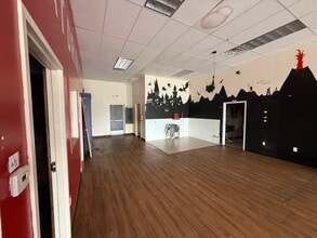 Armour, North Kansas City, MO to rent Interior Photo- Image 2 of 6