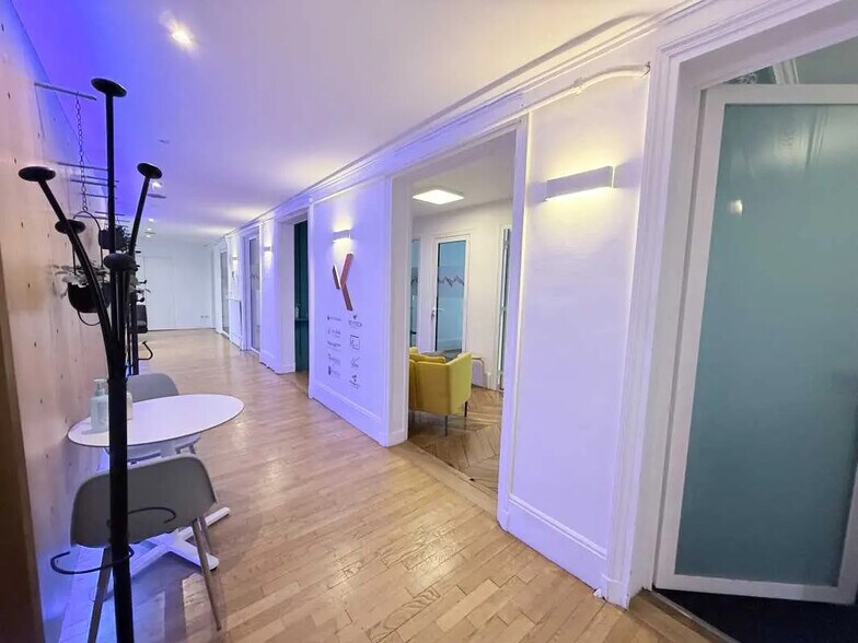 Office in Paris for sale - Interior Photo - Image 2 of 12