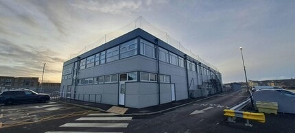 Railway Approach, Newhaven to rent Building Photo- Image 2 of 15