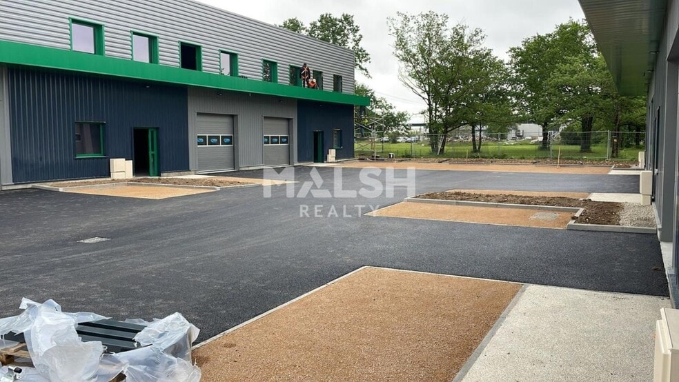 71 Route De Loyettes, Tignieu-Jameyzieu to rent - Building Photo - Image 2 of 11