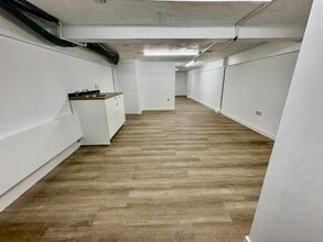 10 South Trinity Rd, Edinburgh to rent Building Photo- Image 2 of 10