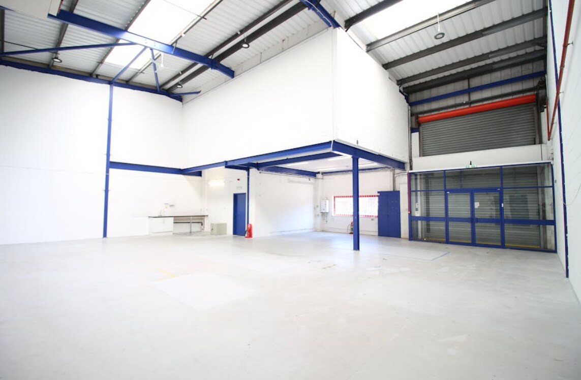 Oxford Rd, Harrow to rent Interior Photo- Image 1 of 2