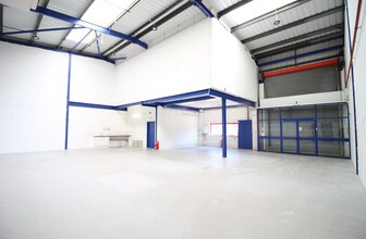 Oxford Rd, Harrow to rent Interior Photo- Image 1 of 2