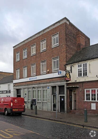 31 High St, Wolverhampton to rent - Building Photo - Image 2 of 2
