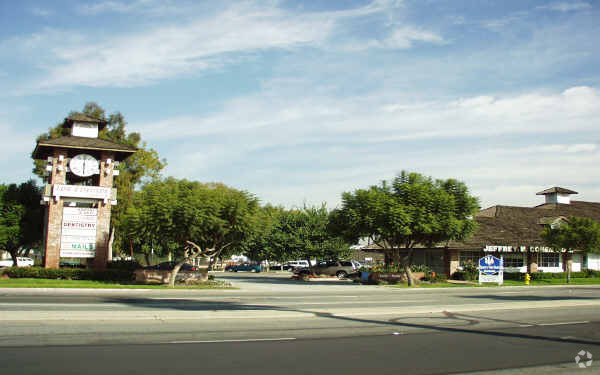 3400-3500 Los Coyotes Diag, Long Beach, CA for rent - Building Photo - Image 3 of 17