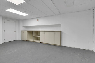 47 Pleasant St, Northampton, MA for rent Interior Photo- Image 1 of 4