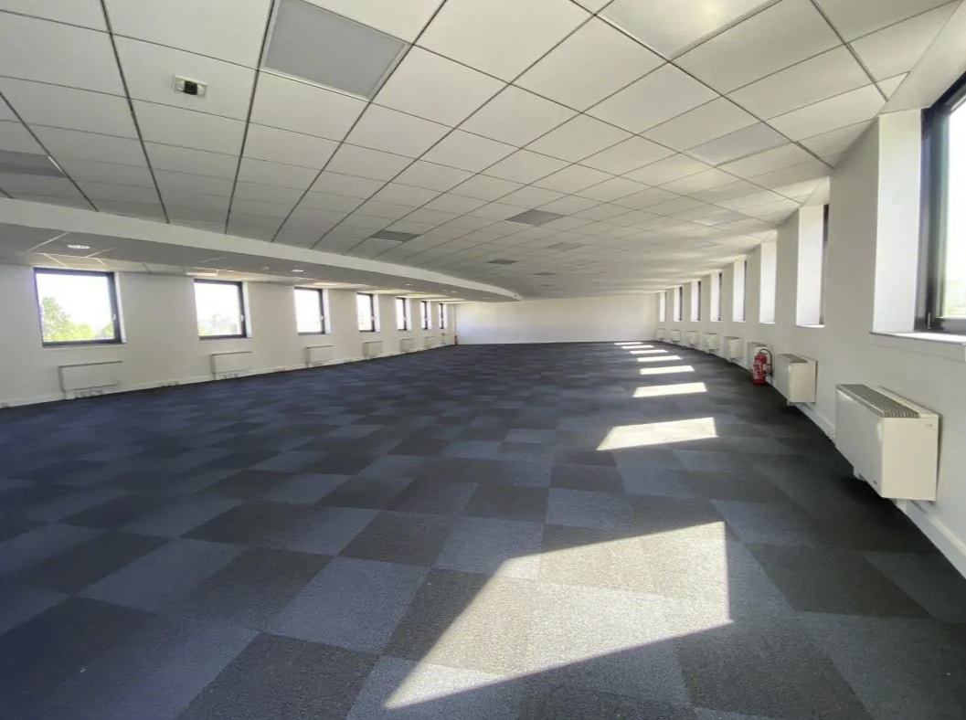 Office in Aubervilliers to rent Interior Photo- Image 1 of 8