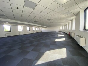 Office in Aubervilliers to rent Interior Photo- Image 1 of 8