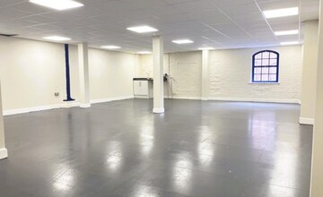 Wharf Rd, Burton On Trent to rent Interior Photo- Image 2 of 2