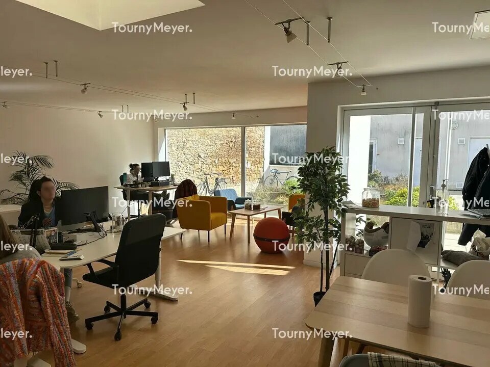 Office in Nantes to rent Building Photo- Image 1 of 6
