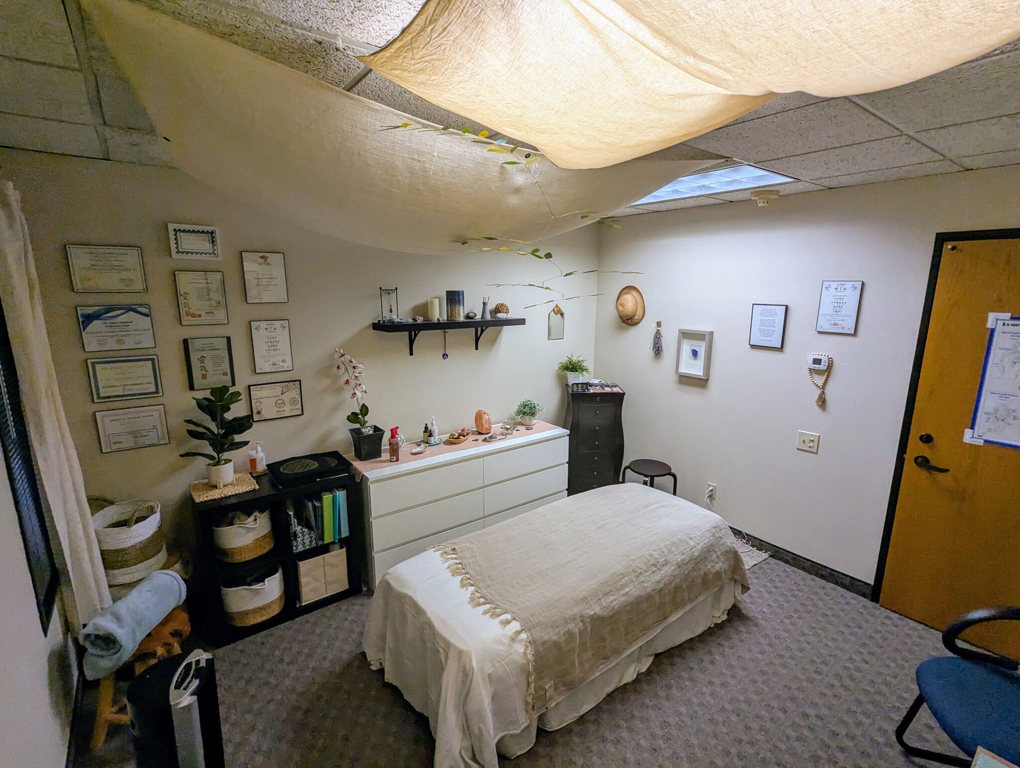 7590 Fay Ave, La Jolla, CA to rent Interior Photo- Image 1 of 4