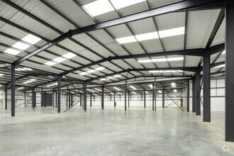 Sinfin Ln, Derby to rent Interior Photo- Image 2 of 14