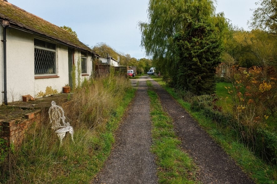New Rd, Little Burstead for sale Primary Photo- Image 1 of 6