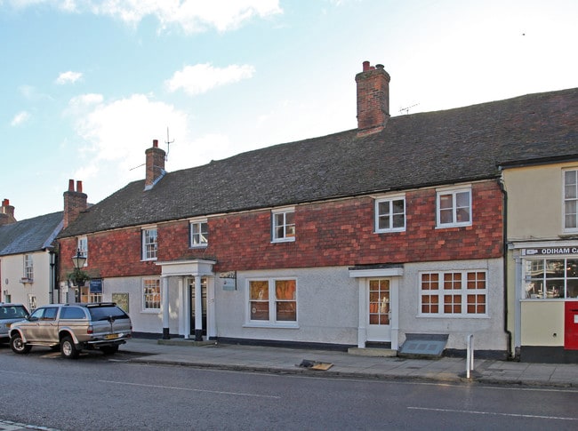 More details for 113 High St, Odiham - Office for Sale