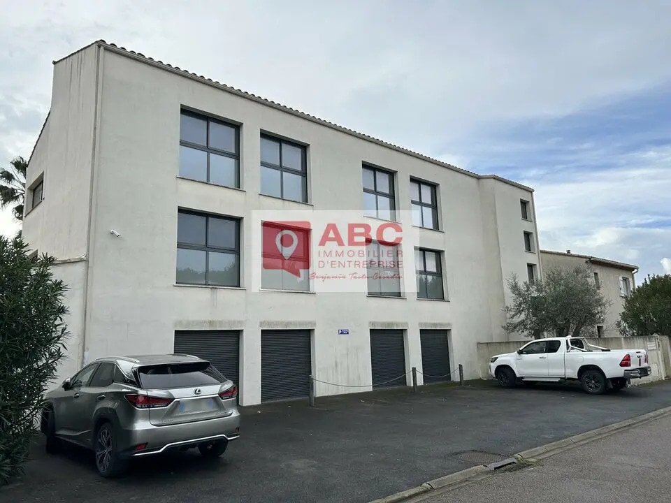 Location Bureaux 800 m² - Photo 1