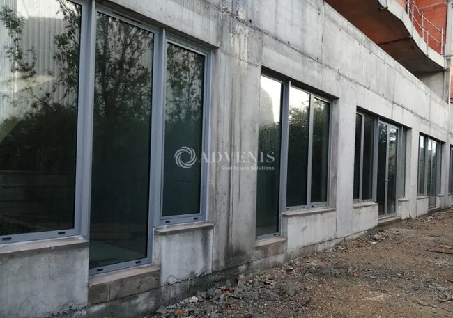 Location Commerce 290 m²