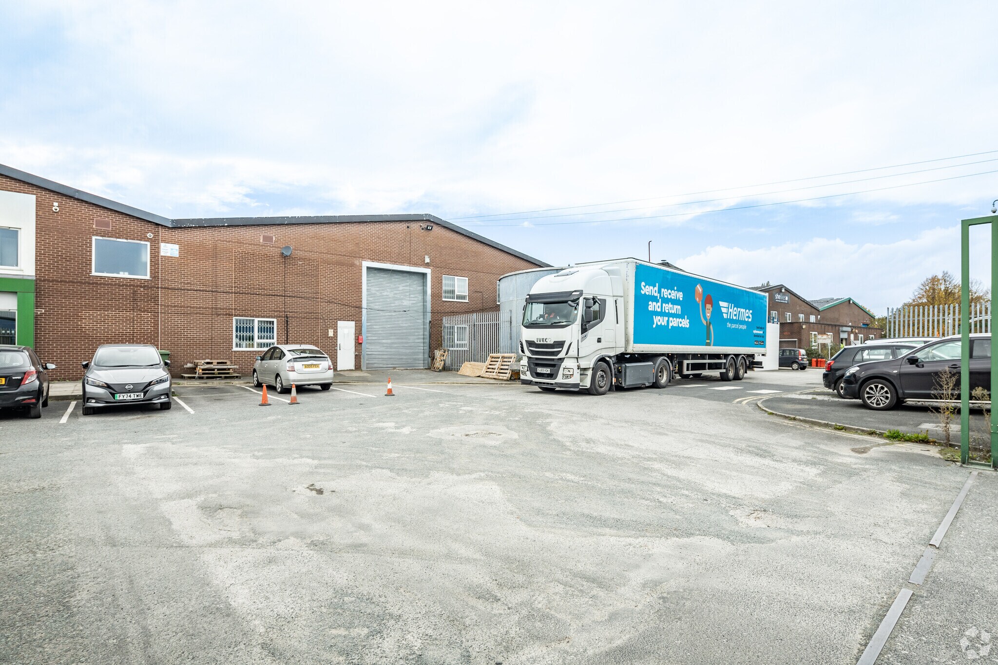 Astor Rd, Salford to rent Building Photo- Image 1 of 2