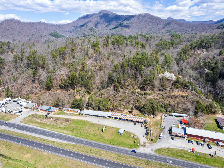 5262 US Highway 74 W, Whittier, NC for sale - Building Photo - Image 1 of 66