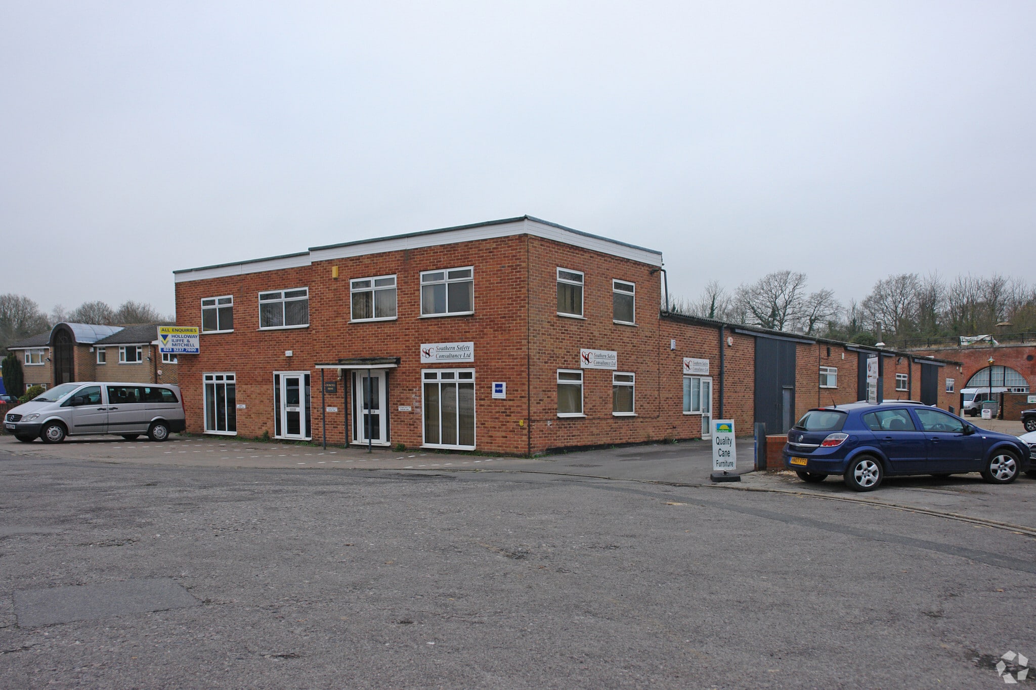 Newgate Ln, Fareham for rent Building Photo- Image 1 of 4