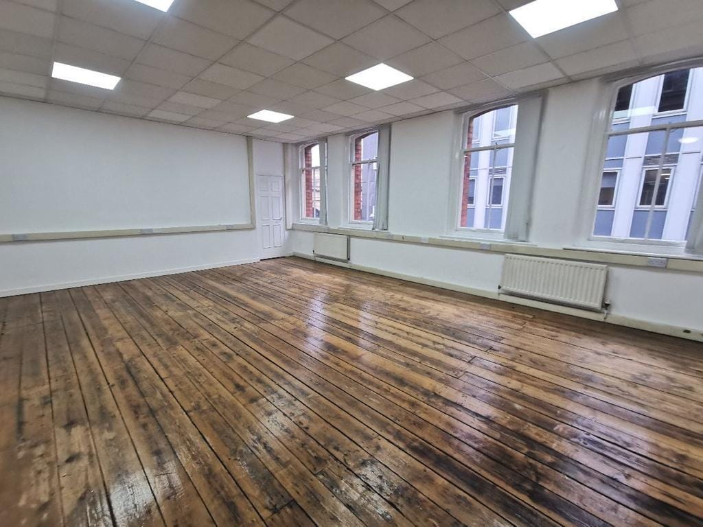 7-15 Pink Ln, Newcastle Upon Tyne to rent Building Photo- Image 1 of 9