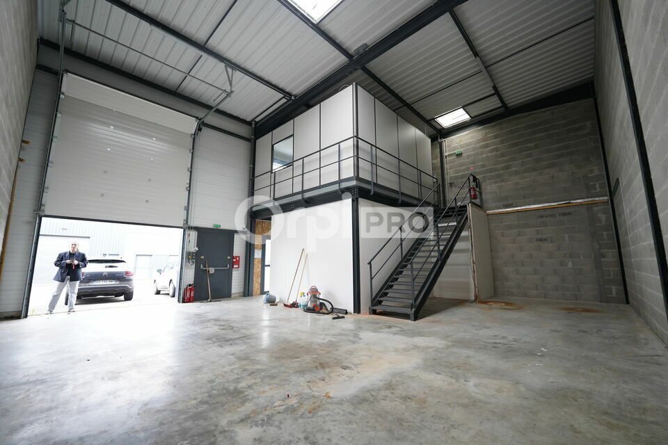 662 Rue Des Jonchères, Genay to rent Interior Photo- Image 1 of 10
