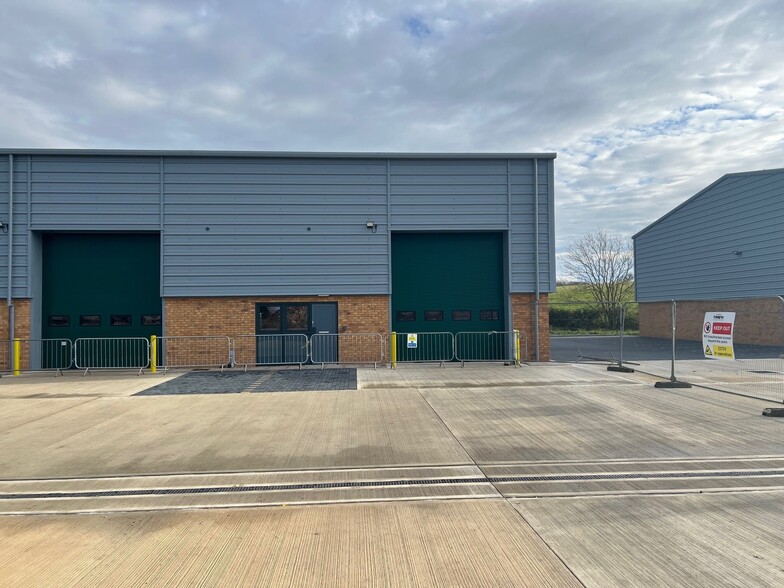 Barby Ln, Rugby to rent - Building Photo - Image 2 of 10