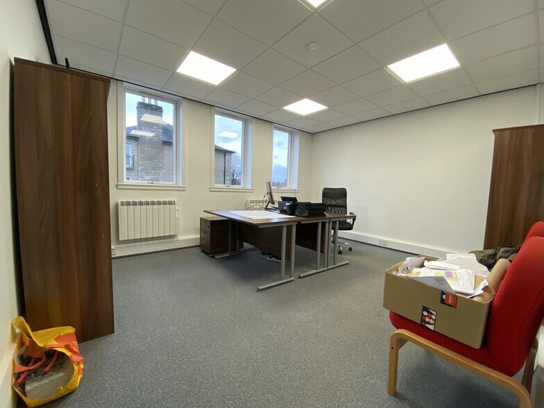 Marshall Pl, Perth to rent - Building Photo - Image 3 of 5