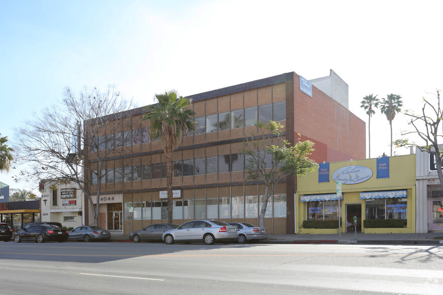 14044 Ventura Blvd, Sherman Oaks, CA for rent - Primary Photo - Image 1 of 8