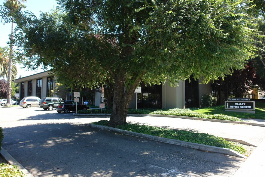 828 S Bascom Ave, San Jose, CA for rent - Building Photo - Image 2 of 11