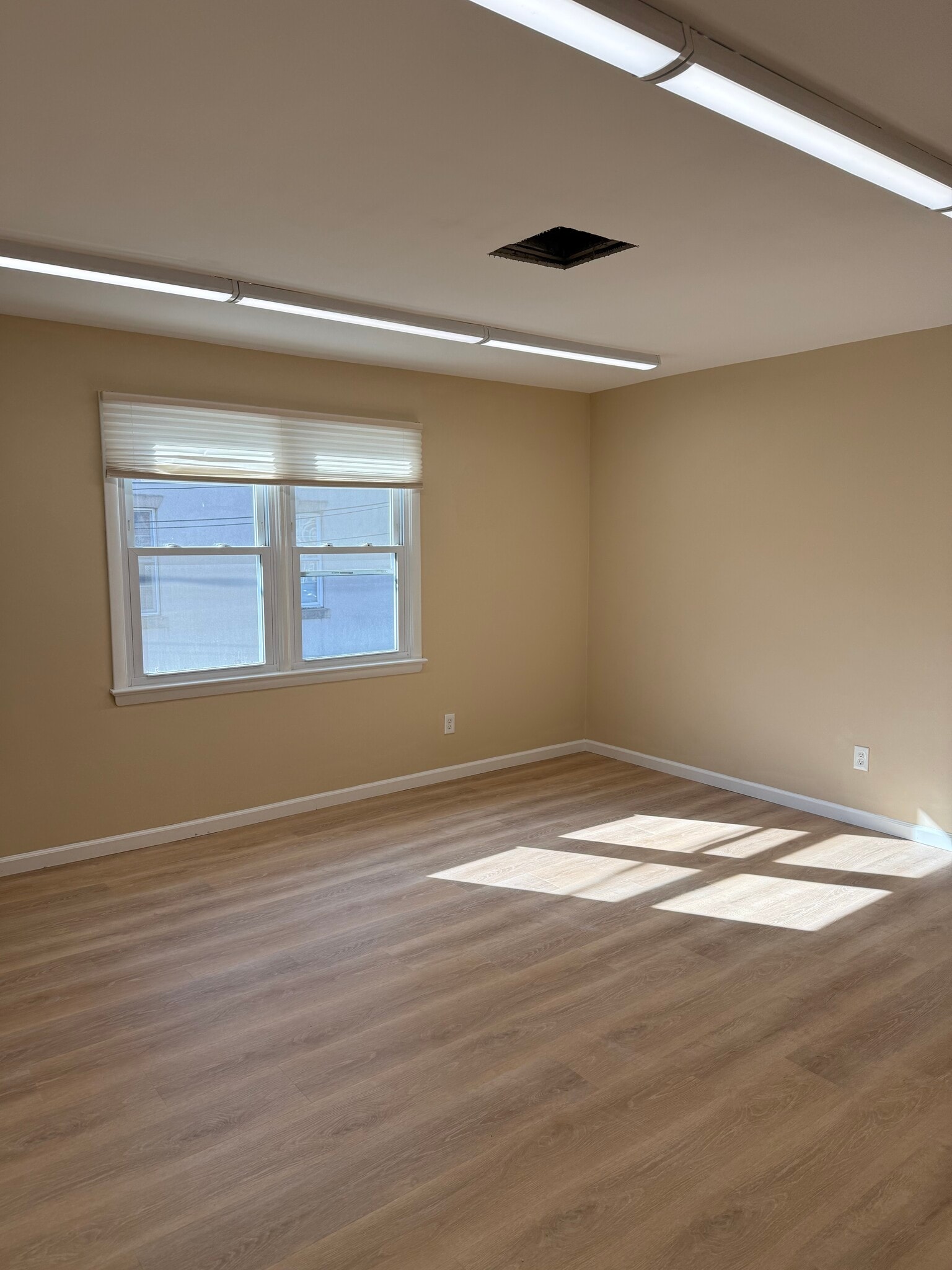 272-274 High St, Perth Amboy, NJ to rent Building Photo- Image 1 of 2