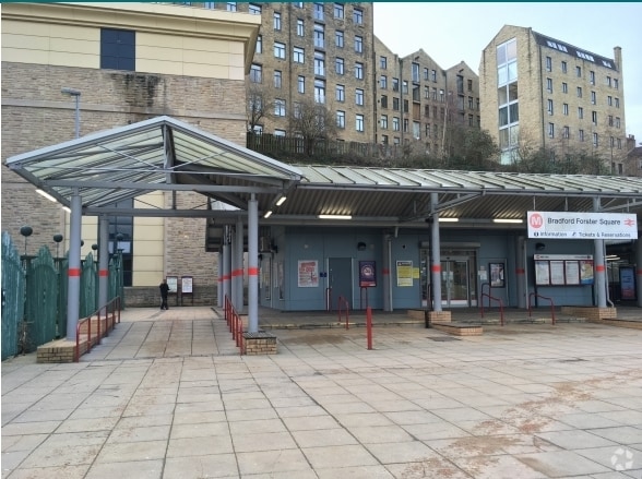 Forster Sq, Bradford for sale - Primary Photo - Image 1 of 1