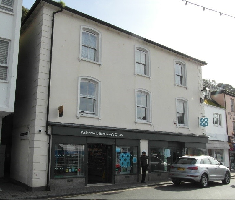 6 Fore St, Looe to rent Primary Photo- Image 1 of 3