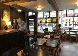 19-21 Wood St, Swindon to rent Interior Photo- Image 2 of 5