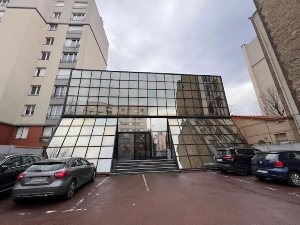 Location Bureaux 148 m² - Photo 1