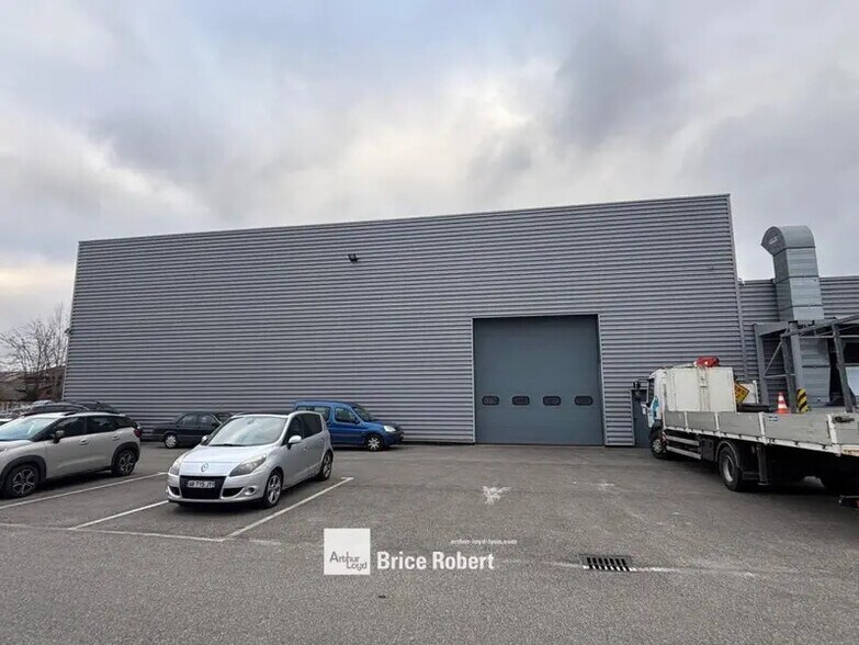 Light Industrial in Villeurbanne to rent - Building Photo - Image 2 of 7