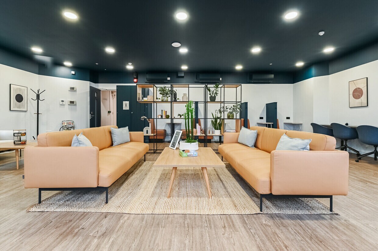55A High St, London to rent Interior Photo- Image 1 of 5