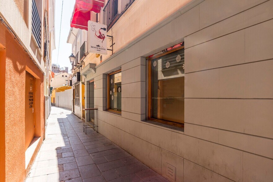 Retail in Guadalajara, Guadalajara for sale - Building Photo - Image 3 of 21