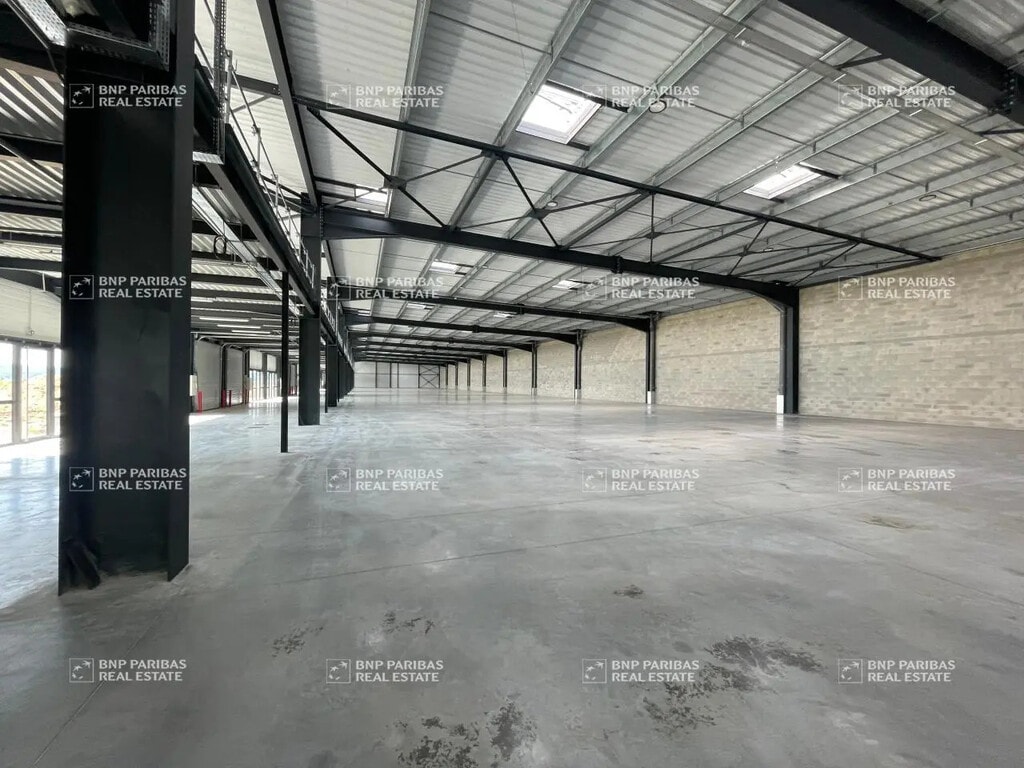 Location Local d'activités 424 m² à 9 526 m² - Photo 1