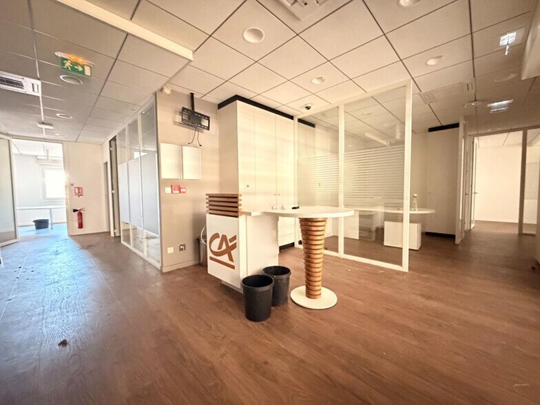Retail in Colomiers for sale - Interior Photo - Image 2 of 13
